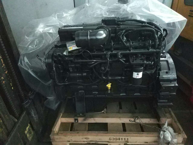 На склад поступил новый двигатель Cummins QSL9 CM850.